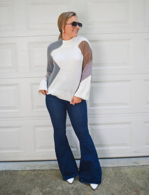 The Lola Colorblock sweater- Lavender mix