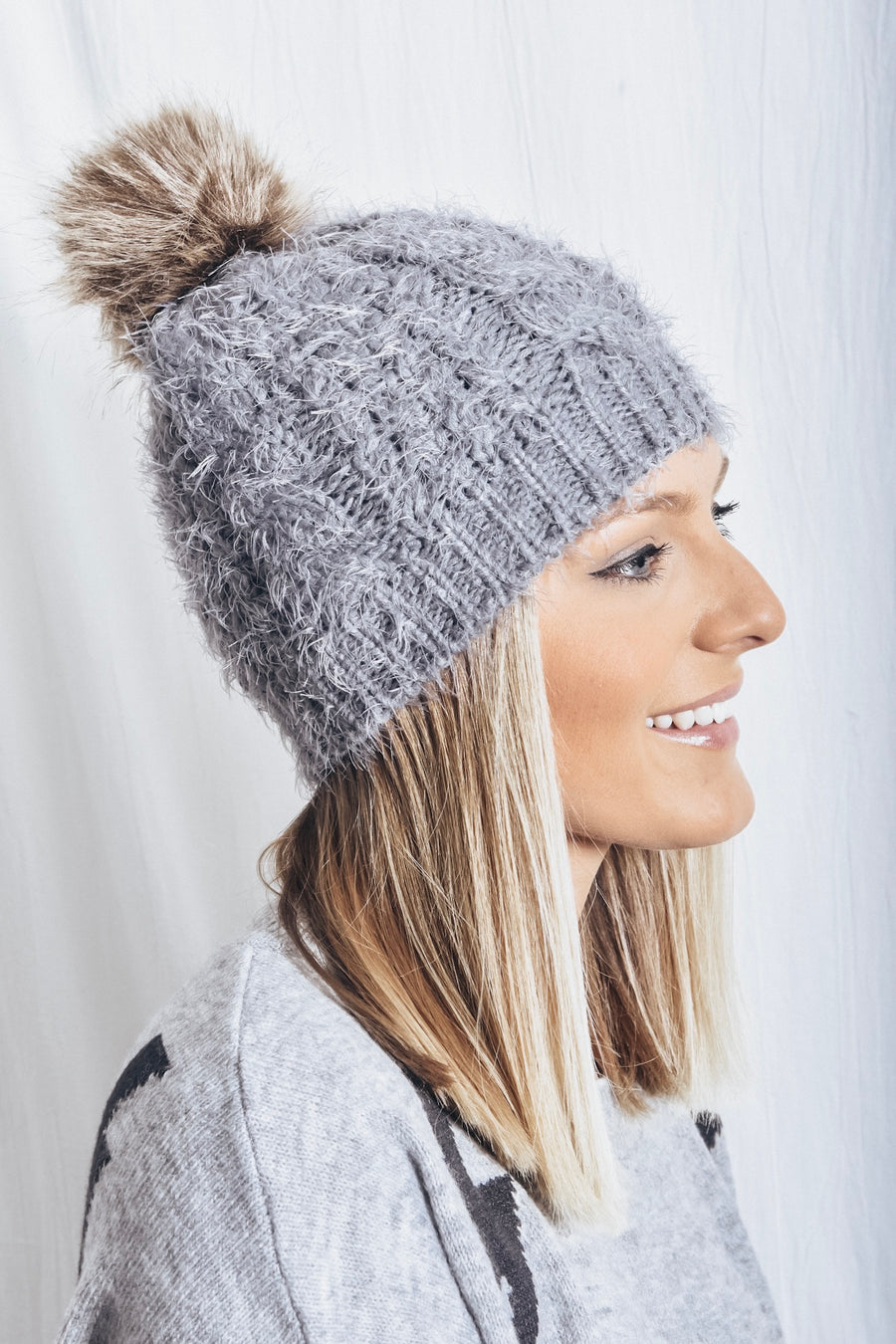 Avery Pom Pom Beanie - light grey