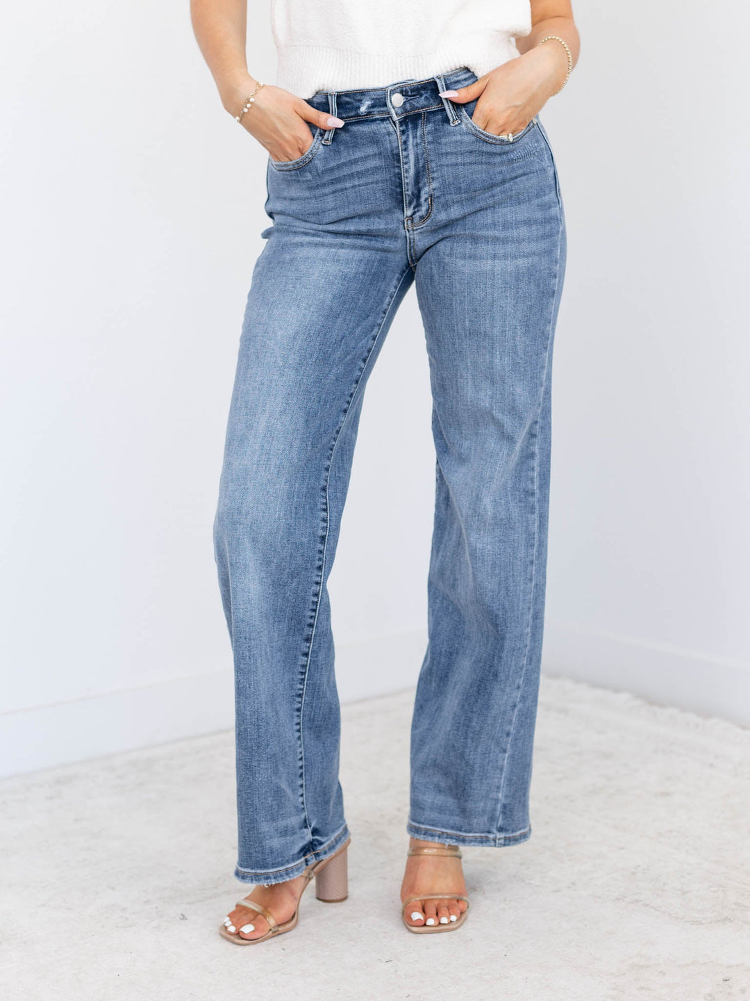 Judy Blue Mid Rise Vintage Wash Wide LegDenim jeans