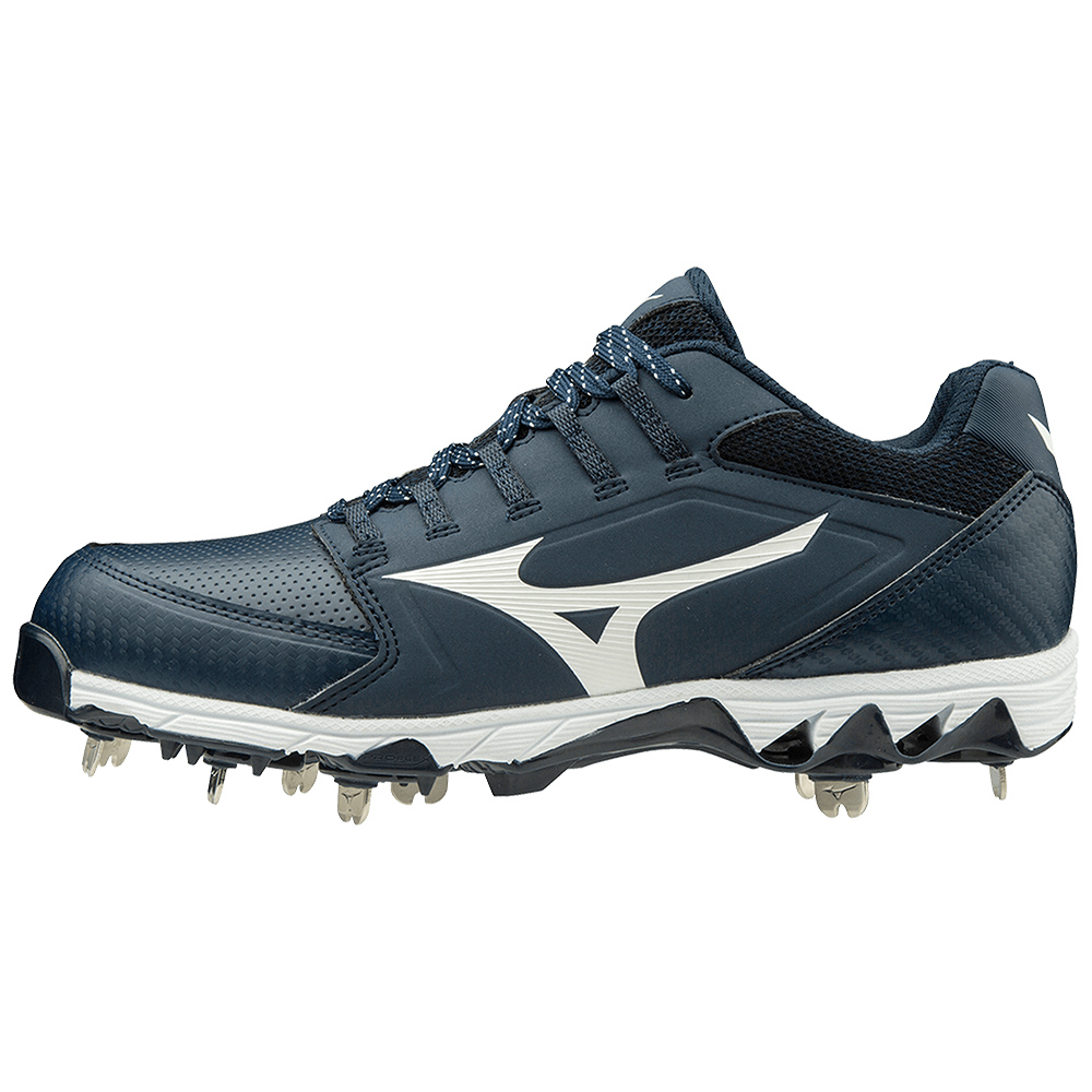 white metal mizuno softball cleats