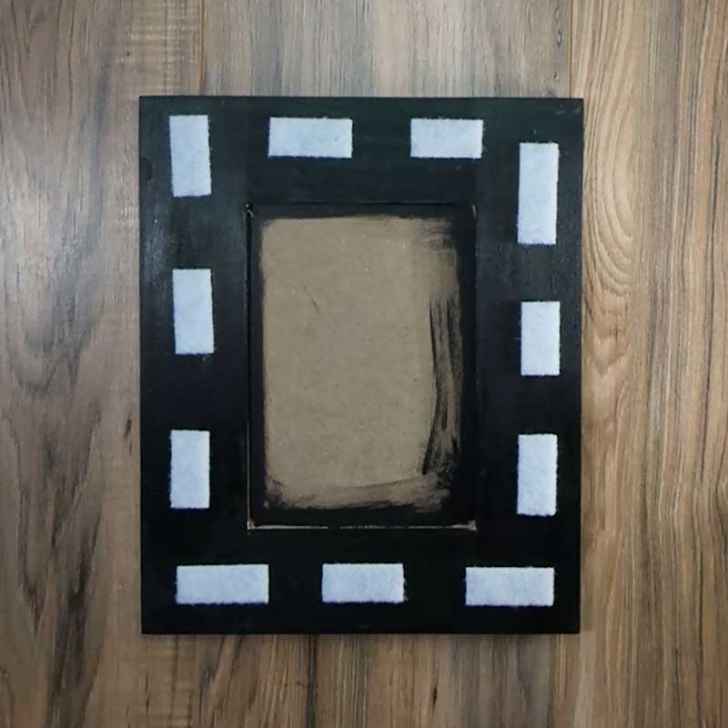 Upcycle an Old Picture Frame