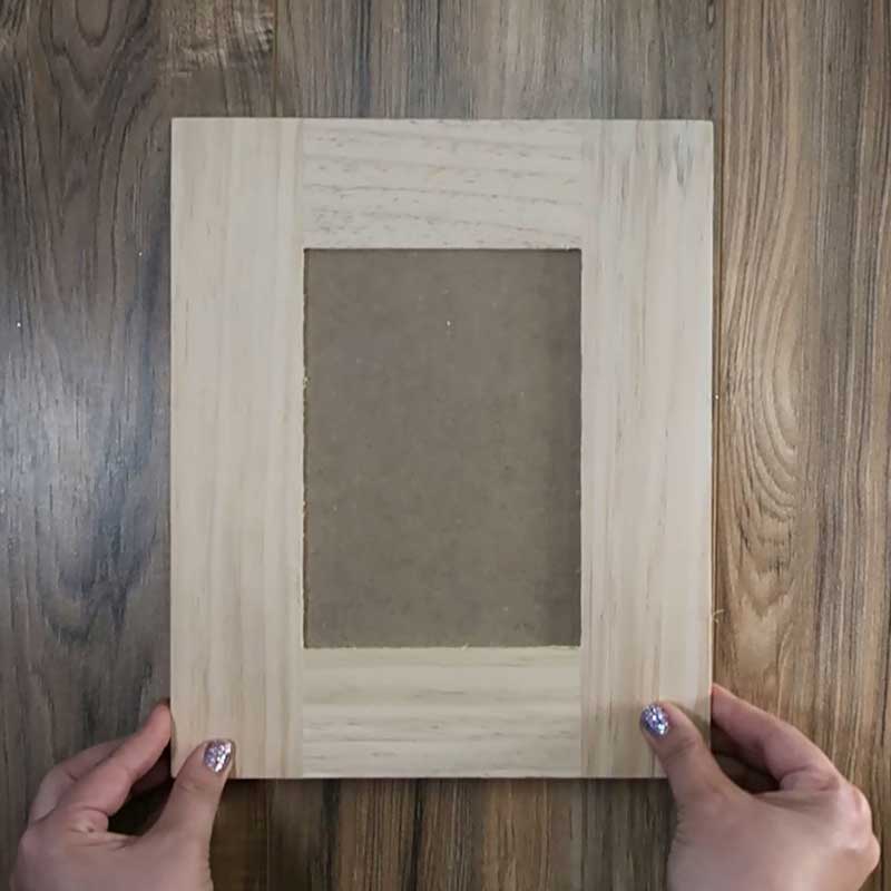Upcycling an Old Picture Frame