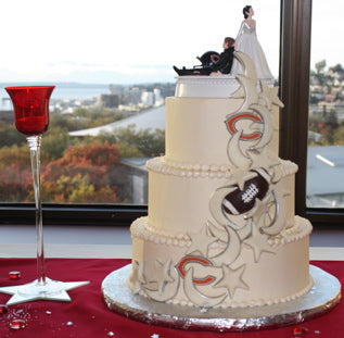 Chicago Bears NFL wedding cake topper FunWeddingThings.com football sports fans fun humorous