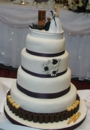 Gun hunting cake topper hunter wedding FunWeddingThings.com cake tops groom's topper bride reception