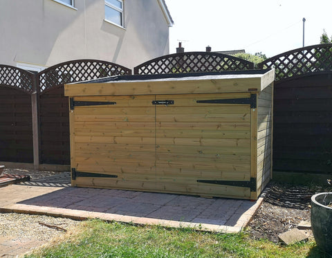 Large storage shed in Bristol with green roof planting area 