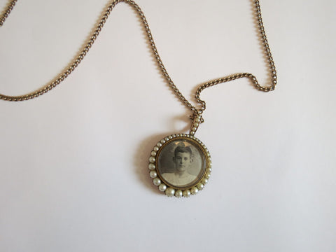 victorian mourning locket with pearls