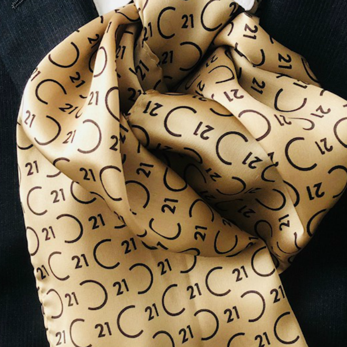 moschino scarf century 21