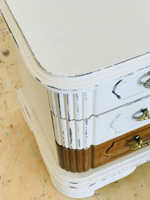 chalk paint-shabby-chic-remove-on-edges