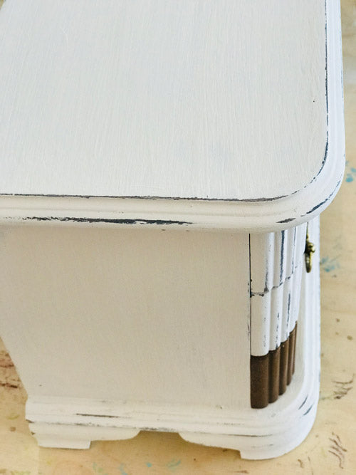 artificial-aging-chalk-paint-shabby