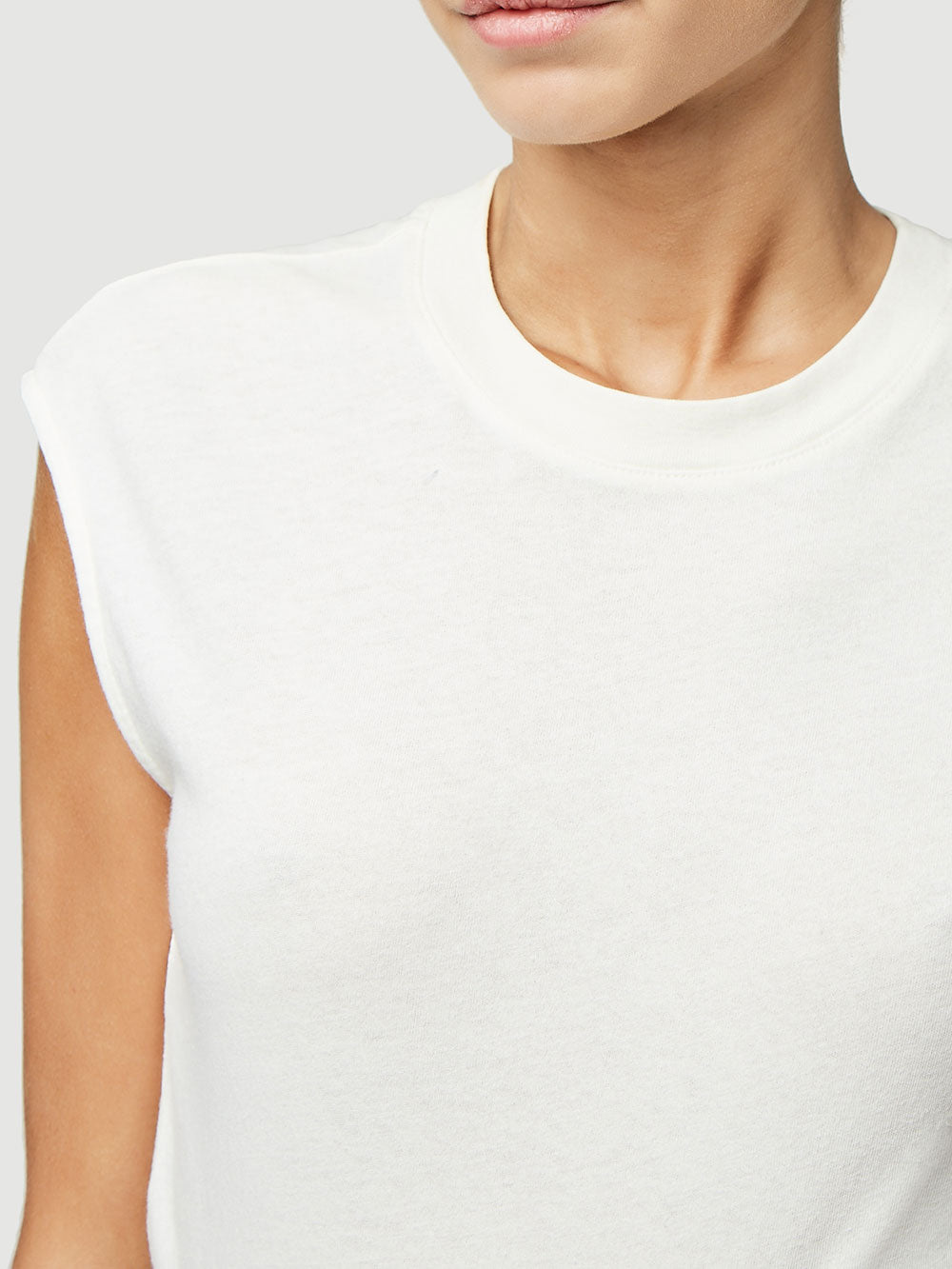 Tee detail view alt:hover