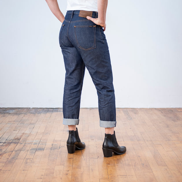 28 men's jeans in women's
