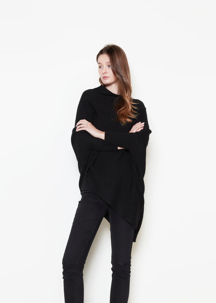 Basic Triangle Poncho with Sleeves