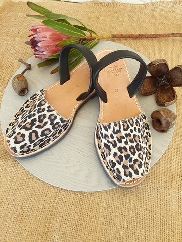 Walk on the wild side with our leopard print Benny's. 