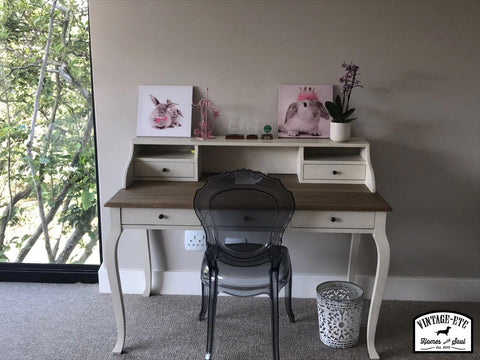 Writing desk in girls room