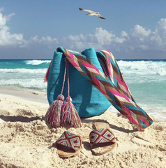 Aqua/Turqueise Bag for summer | Best Summer Bags for the Beach