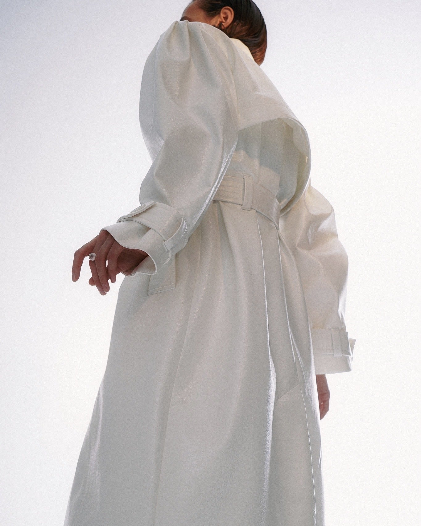 80' Trench Laque White