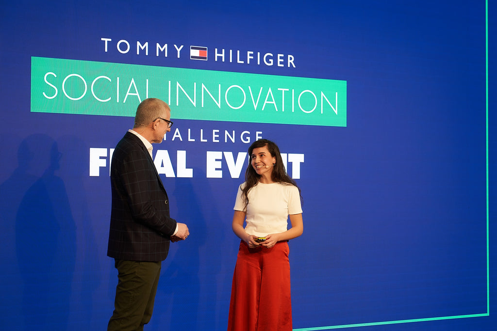 Tommy Hilfiger Social Innovation Challenge Auf Augenhoehe Fashion for Little people dwarfism inclusive fashion