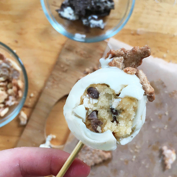 Cannoli Chip cake pop