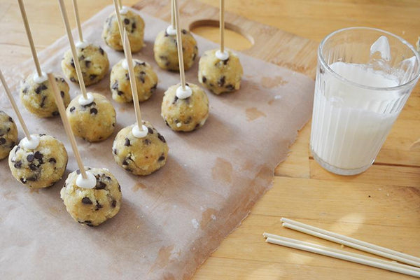 Original Cannoli Chip Cake Pops before dipping