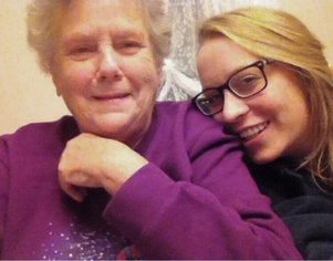 woman with grandmother with dementia