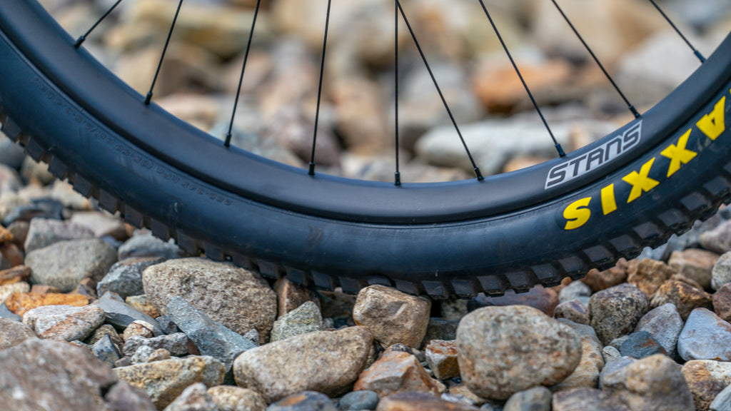 how to pump up tubeless tyres