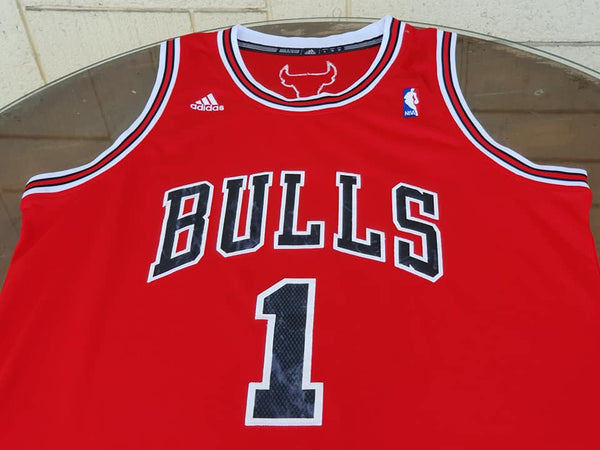 derrick rose bulls jersey large