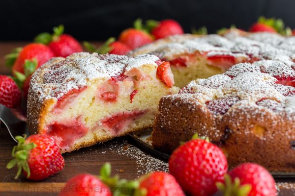 strawberry-pandoro-blog-recipes-flavourart-hellas