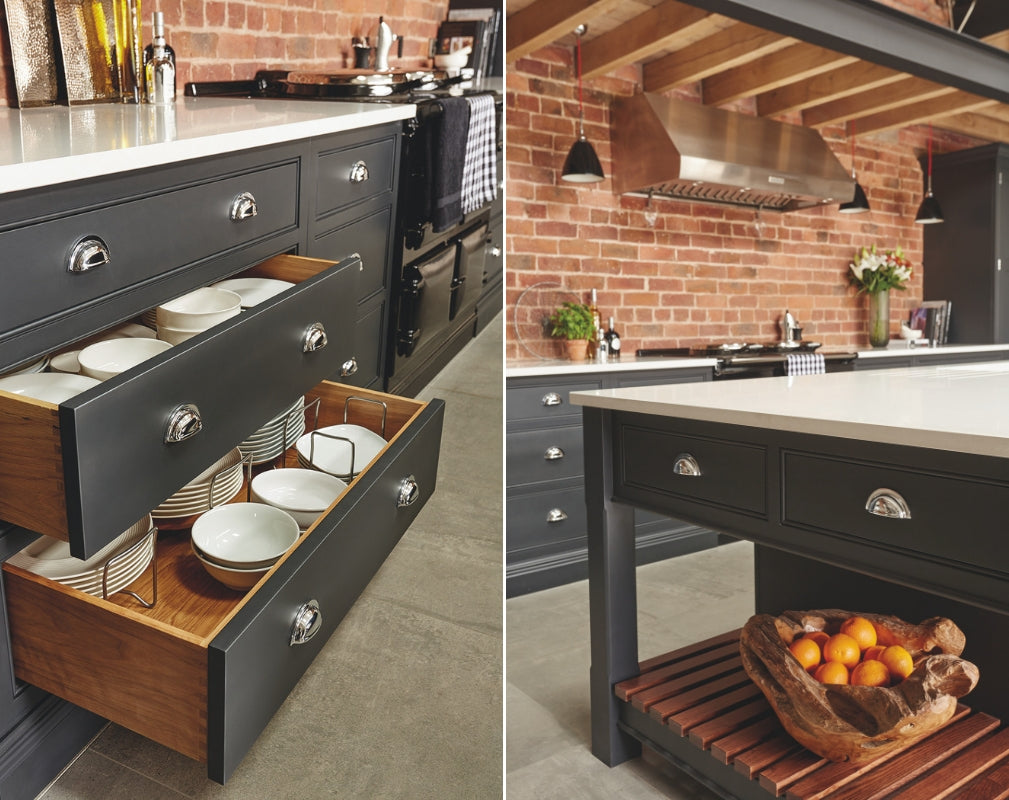 Industrial style shaker kitchen in an eco friendly barn home.. Kitchen by Tom Howley in charcoal grey.
