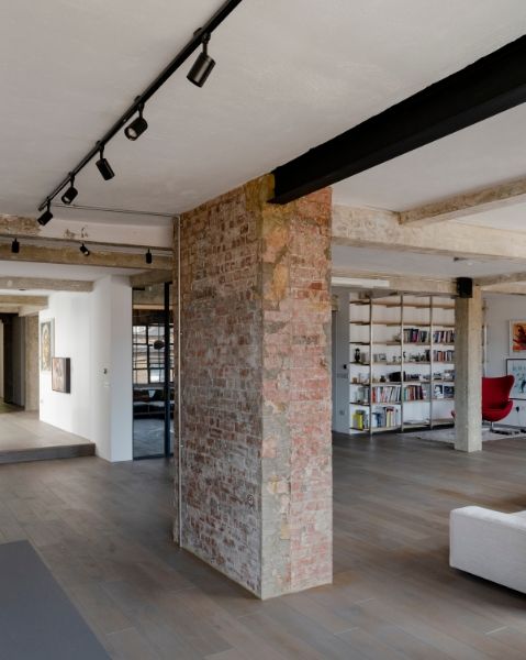 This converted warehouse home by William Tozer Associates is in a former industrial building in Clerkenwell