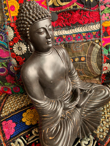 SITTING BUDDHA STATUE