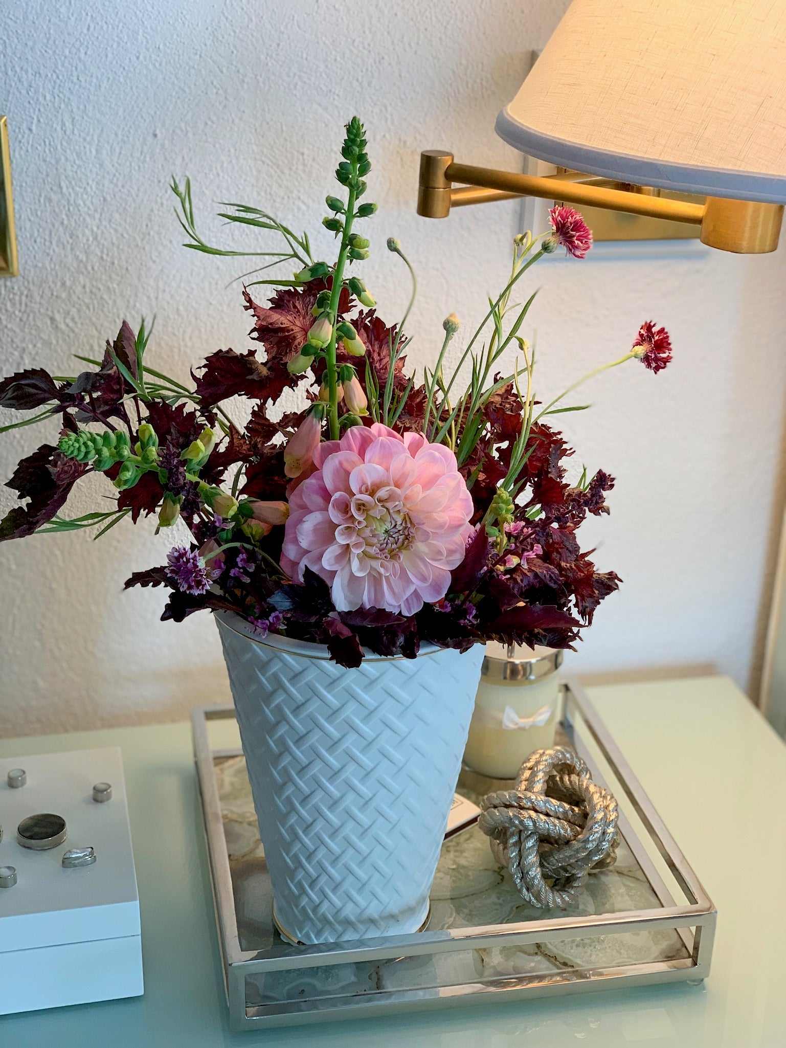 Davis Designs has the most gorgeous summer flower arrangements to impress guests and beautify your home without making any major design changes. Get inspired!