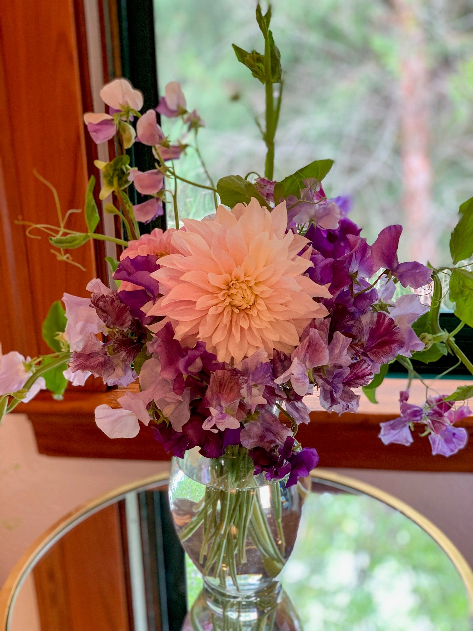 Davis Designs has the most gorgeous summer flower arrangements to impress guests and beautify your home without making any major design changes. Get inspired!