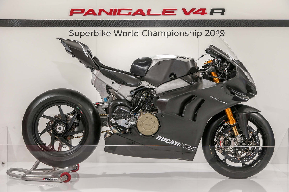 最新の激安 RG エアロクラッシュプロテクター ブラック DUCATI Streetfighter V4