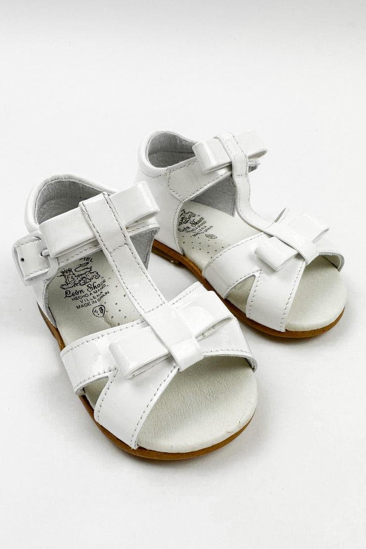 León Shoes X M&J "Gabriela" White Patent Leather Sandals (UK 2-8.5) | iphoneandroidapplications