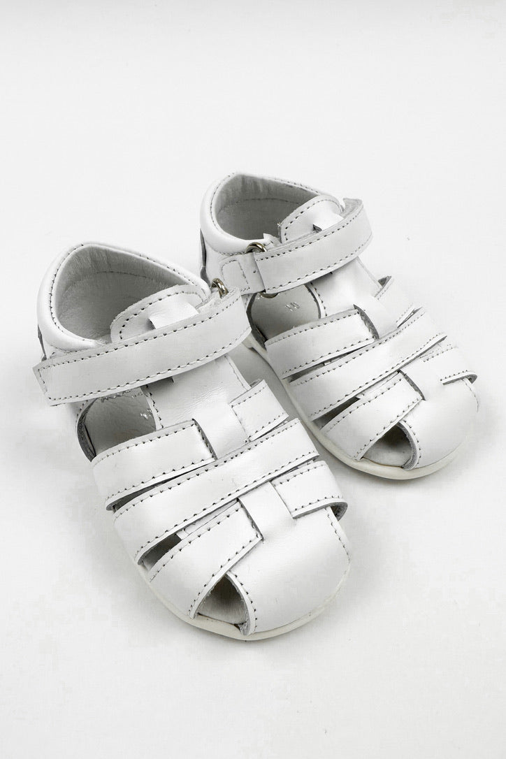 León Shoes X M&J "Pedro" White Leather Sandals | iphoneandroidapplications