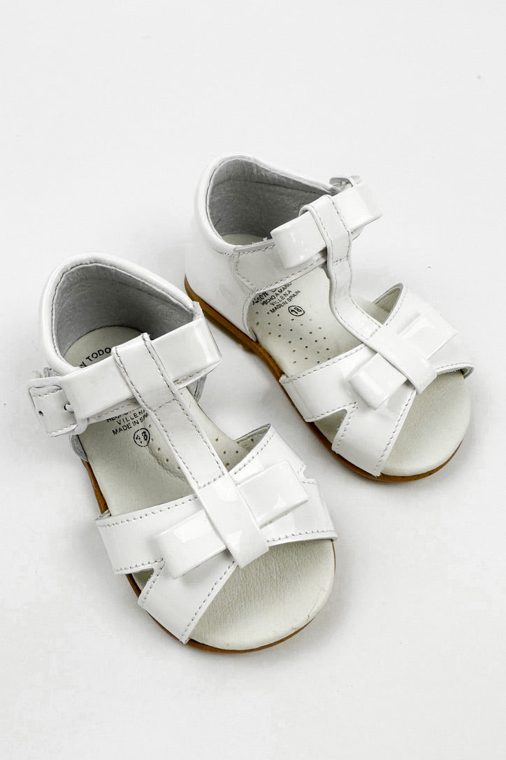 León Shoes X M&J "Gabriela" White Patent Leather Sandals (UK 2-8.5) | iphoneandroidapplications