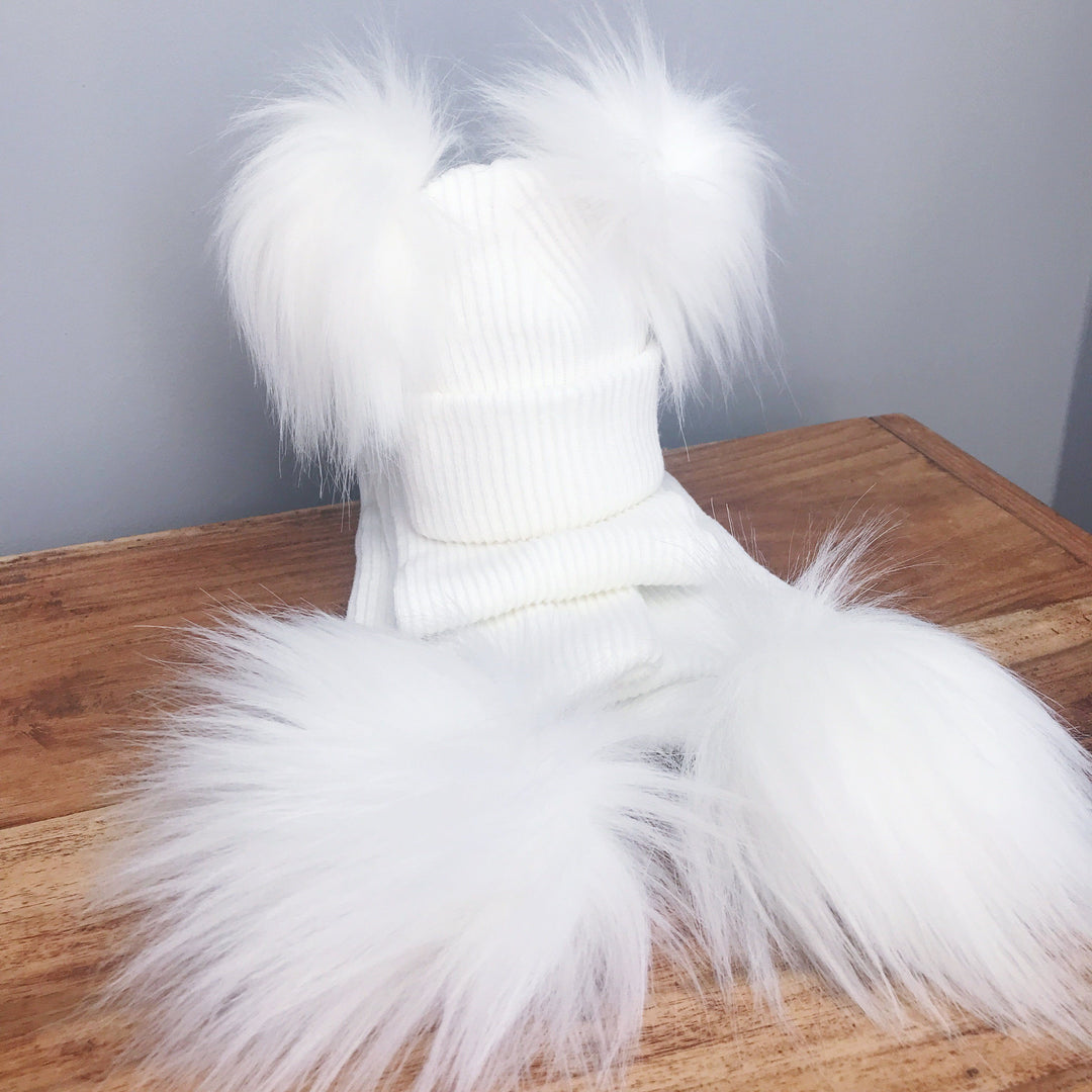 iphoneandroidapplications White Ribbed Double Pom Pom Hat | iphoneandroidapplications