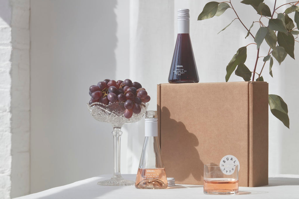 How to drink wine: Box of Usual Wines with grapes