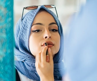 woman hijab halal lipstick