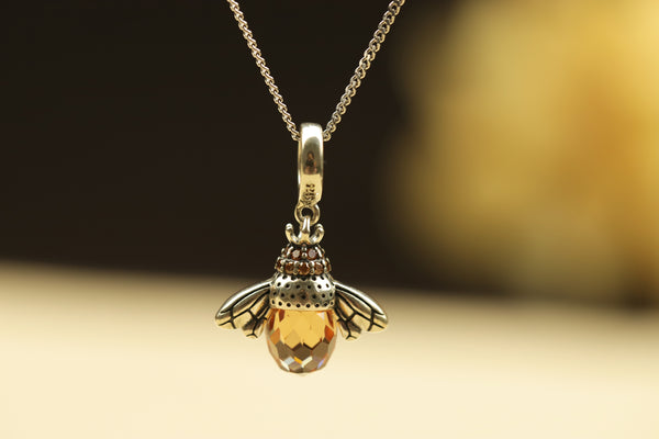 LUXYIN | Lovely Bee Kiss Necklace, Zircon Chain Pendant for Women