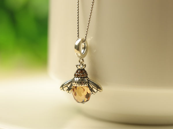 LUXYIN | Lovely Bee Kiss Necklace, Zircon Chain Pendant for Women