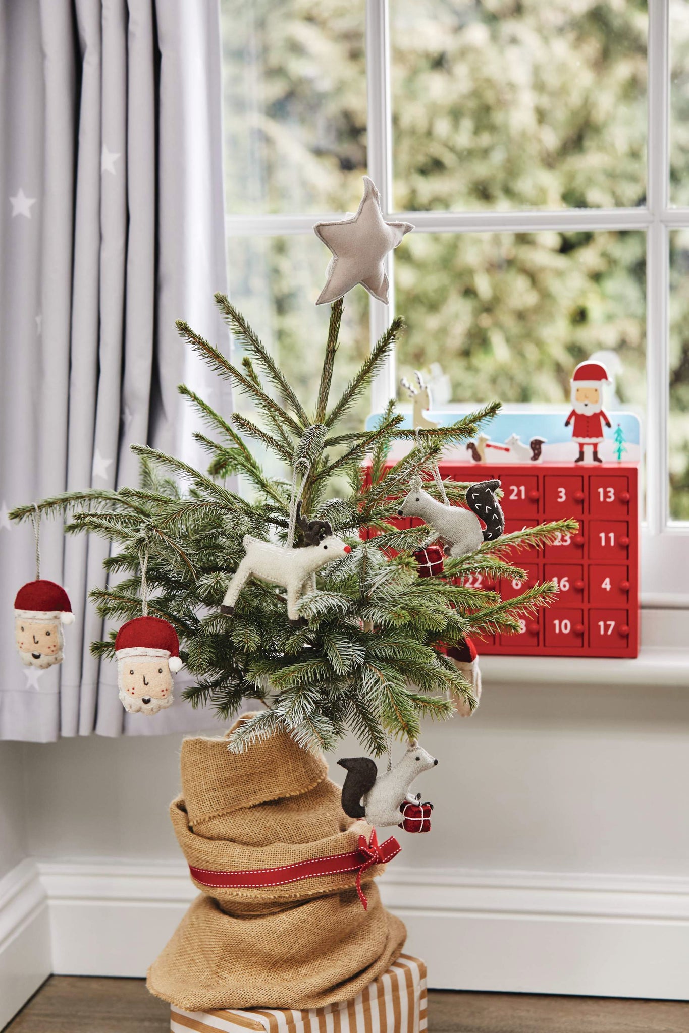 Decorate your child's bedroom for the festive season
