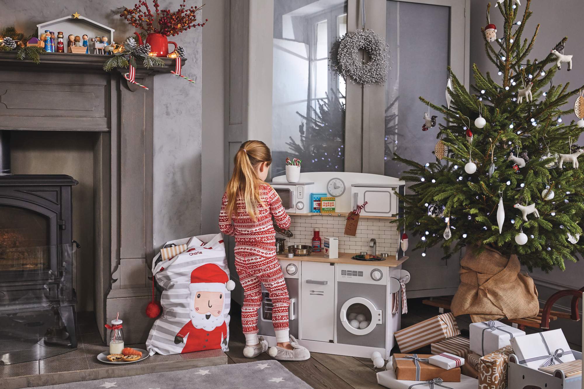 Which play kitchen should you choose this Christmas?