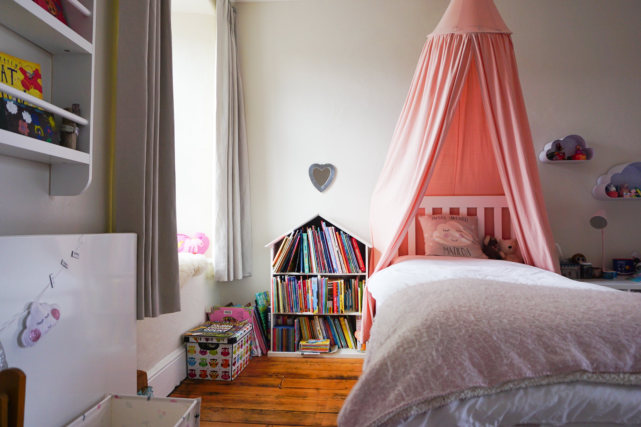 Real Rooms: A Farmhouse Filled With Colour And Books