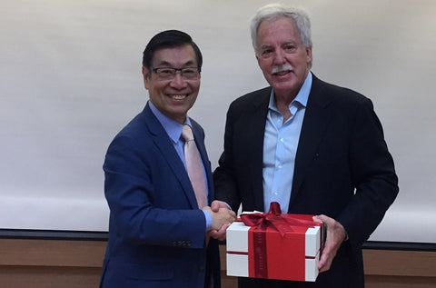 Dr. Fu-Chan Wei and Dr. Frederick Menick at the Chang Gung Forum 2018 in Taiwan