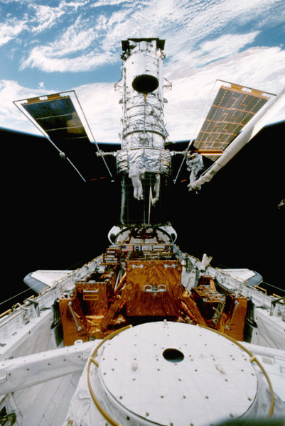 Hubble-space-telescope-second-servicing-mission-sts-82