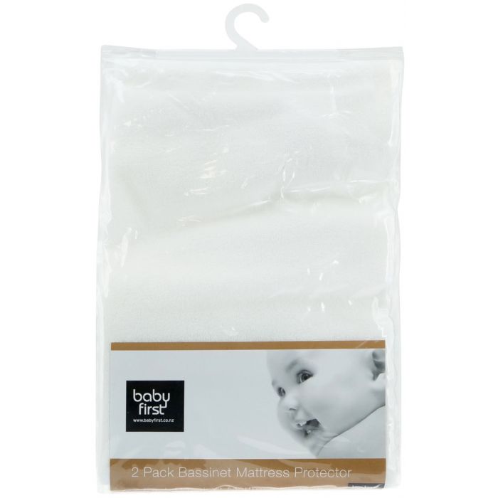 babyfirst - Bassinet - Mattress Protector - 2 pack https://babystuff.co.nz/products/babyfirst---bassinet---mattress-protector---2-pack Han-dy! A quality bassinet mattress protector sixe 40 x 68 cm 80% cotton 20% polyesters + TPU water proof coating