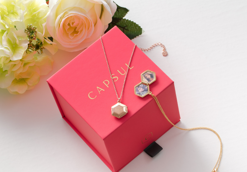 Choosing the perfect photo for your Capsul Locket Necklace