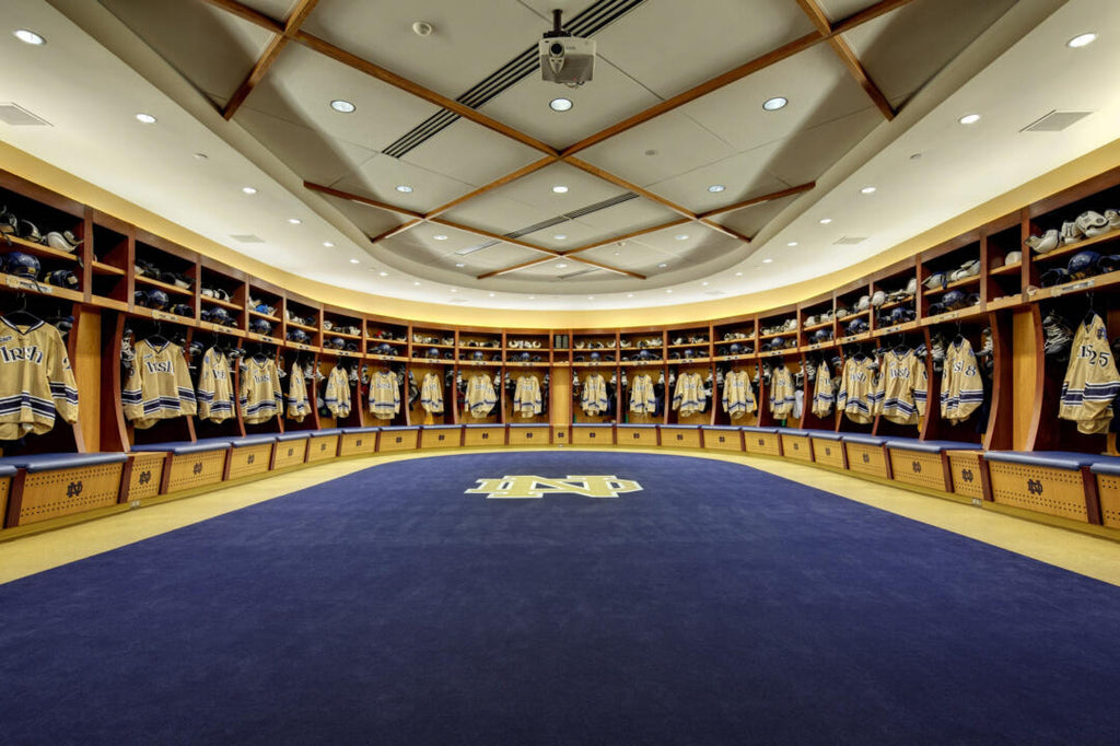 university of notre dame hockey compton family ice arena locker room top 10 list college hockey fighting irish