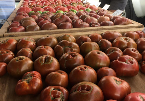 Heirloom Tomatoes at the farmers market